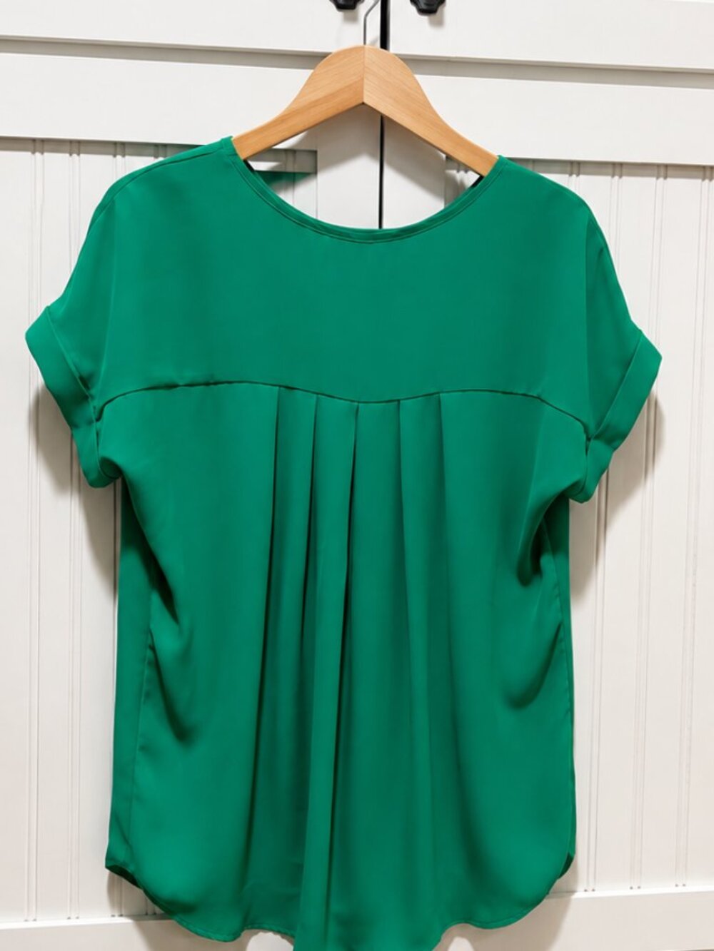 PLEIONE Kelly Green High-Low Blouse Size Small Roll Sleeve Lightweight Top - Picture 2 of 4